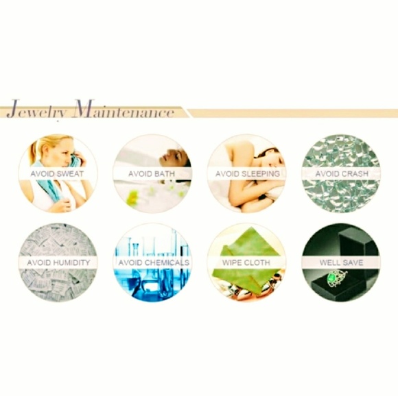 5🌟Rated! SALE!💎Pavé Crystal Bib Necklace💎 - Picture 2 of 3